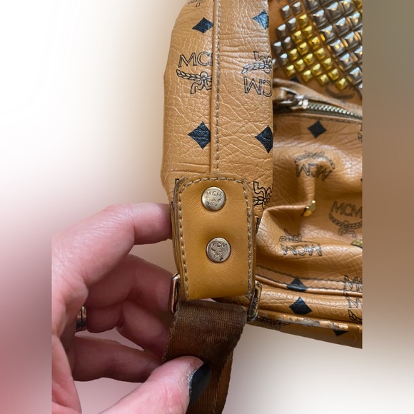 ๐MCM Cognac Silver & Gold Studded Medium Backpack *Used* M1976 See Photos - Picture 7 of 16